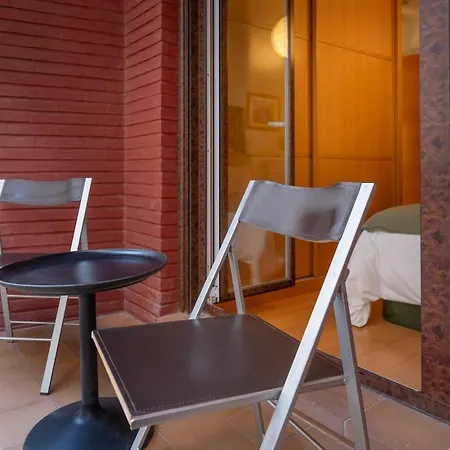Loira Ossau, Terraza Cerca Del Centro *